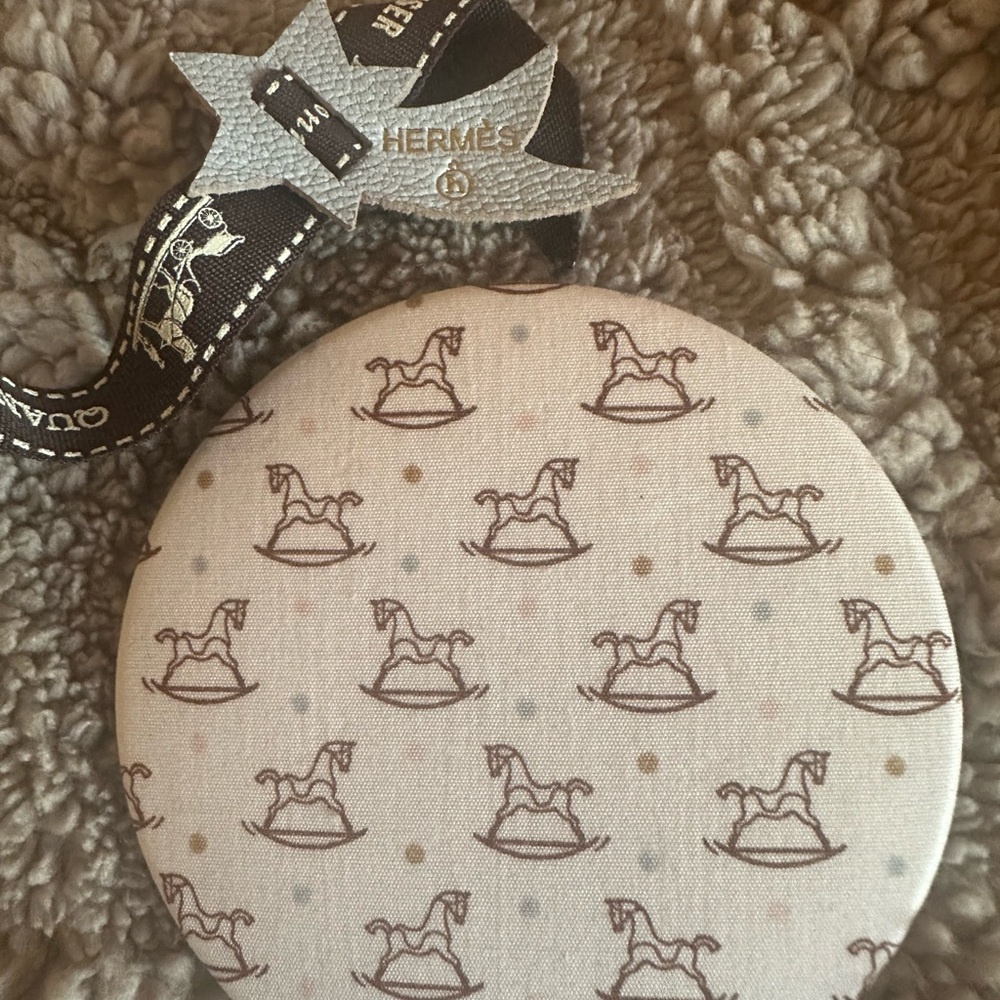 Hermès Petit H Rocking Horse Print Silk brooch. Free COA! - Picture 8 of 10